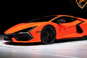Predstavljen je novi super automobil - Lamborghini Revuleto