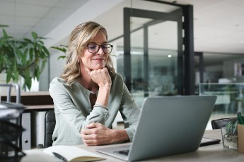 Zanimanja koja ne mare za godine: najbolje prilike za žene 50+