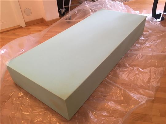 Sundjer Tvrdi 180cm X 75cm X 25cm Nov Nekoriscen Halo Oglasi