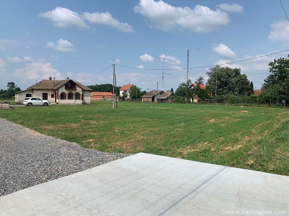 Obrenovac, Grabovac, kuća 62m2 +20m2+15m2, plac 77 Halo Oglasi