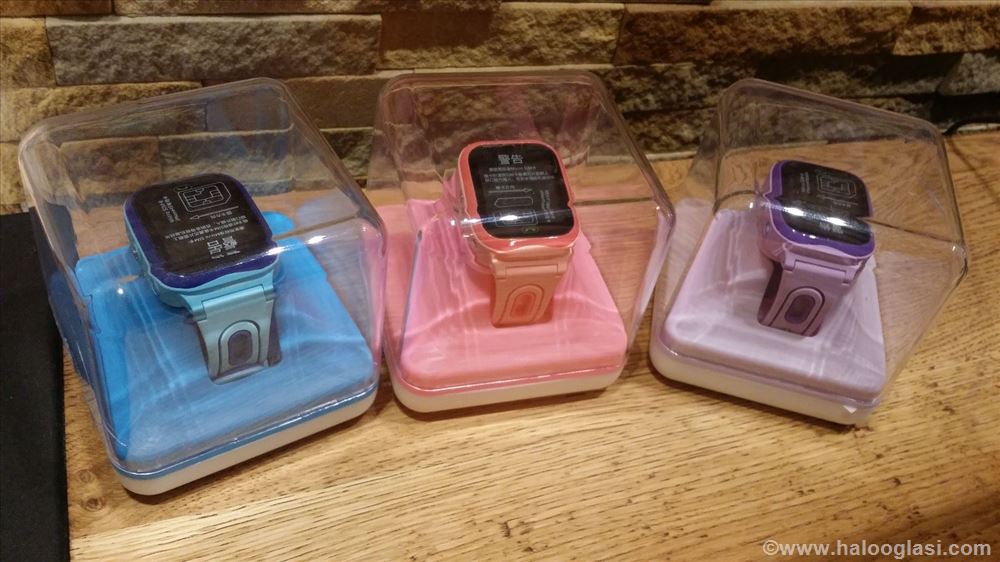 setracker watch insert sim card