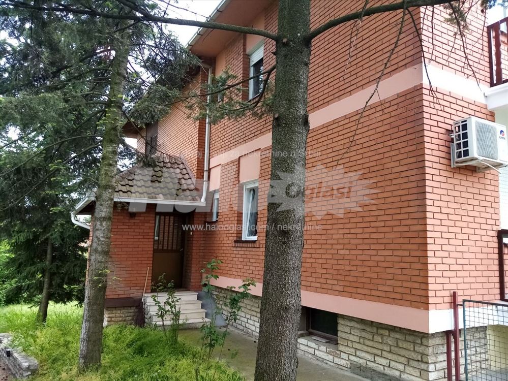 Avala,kuca Halo Oglasi