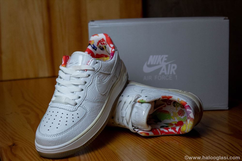 buzz nike air force zenske