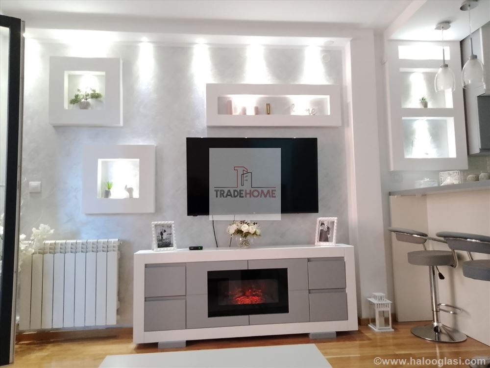 www.halooglasi.com