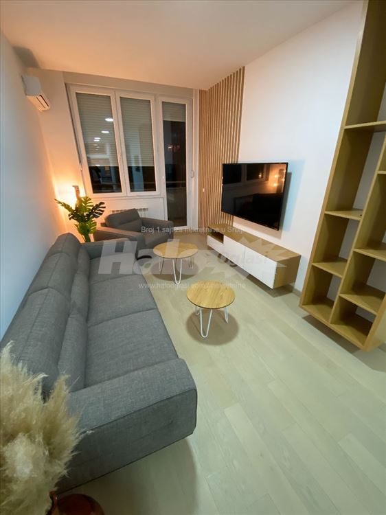 трёхкомнатная с половиной квартира - 85m² - у реки — фото