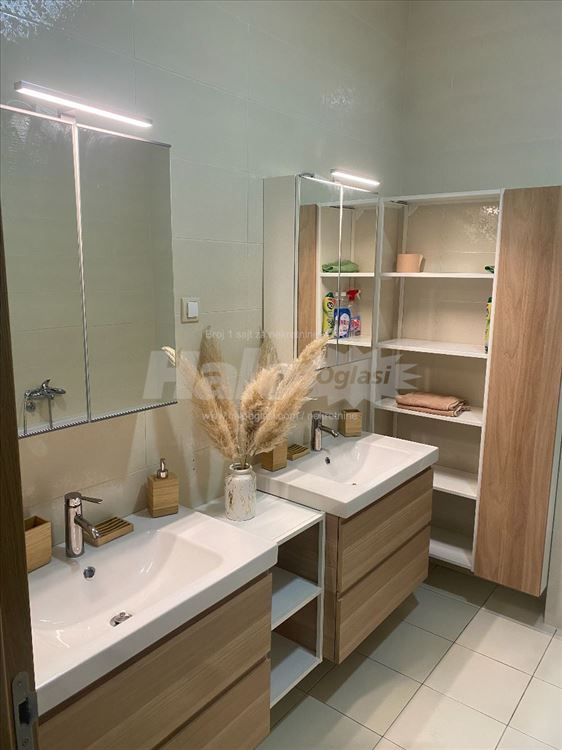 трёхкомнатная с половиной квартира - 85m² - у реки — фото