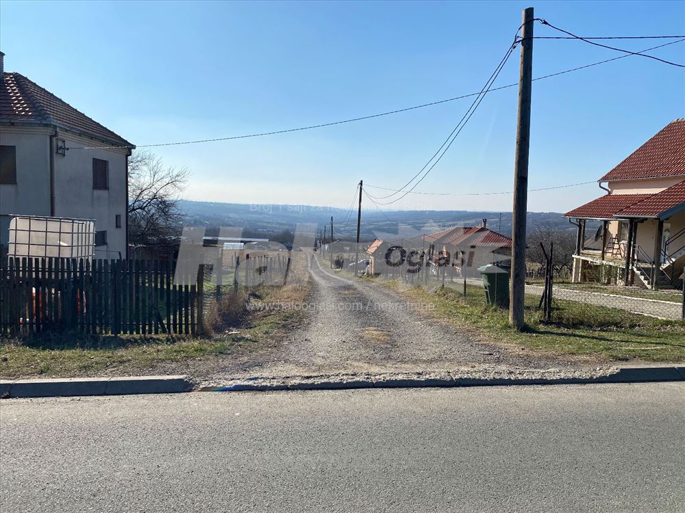 Plac Velika Mostanica Halo Oglasi