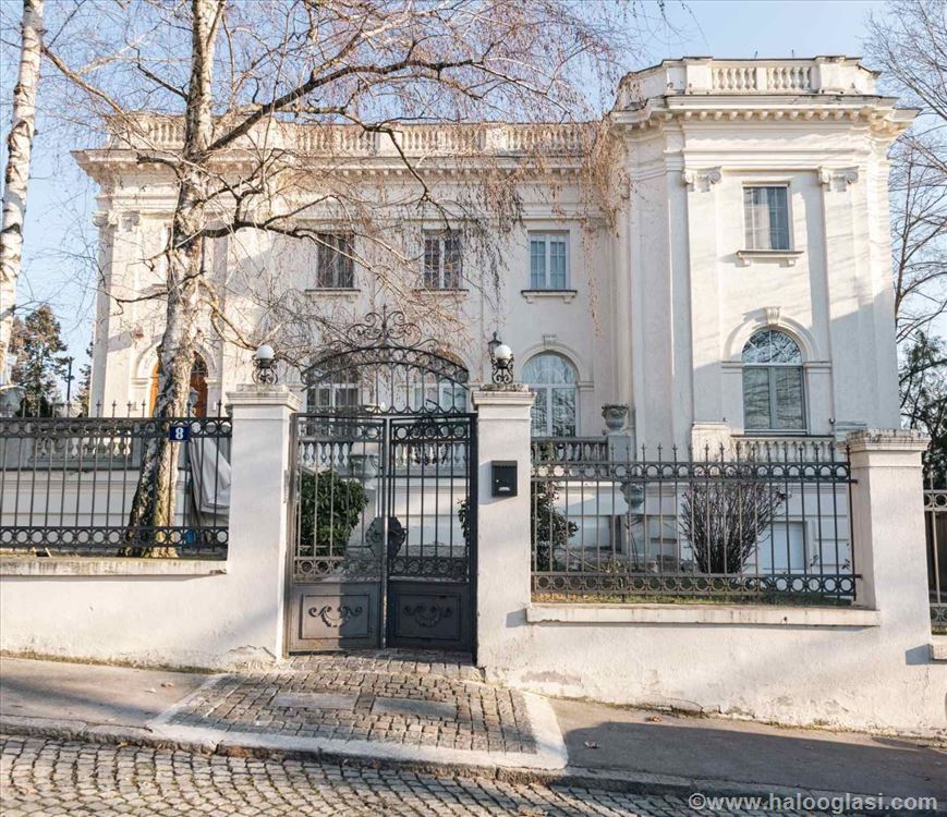 Dedinje,Tolstojeva,Uzicka,salonac,predratna vila. Halo Oglasi