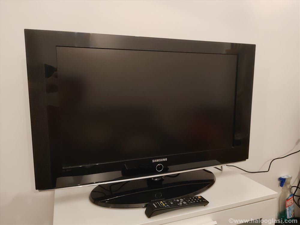 Samsung 32 LCD | Halo Oglasi