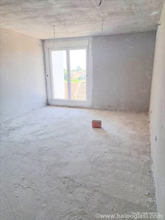 Nova Pazova 32(T) novogradnja, useljivo Halo Oglasi