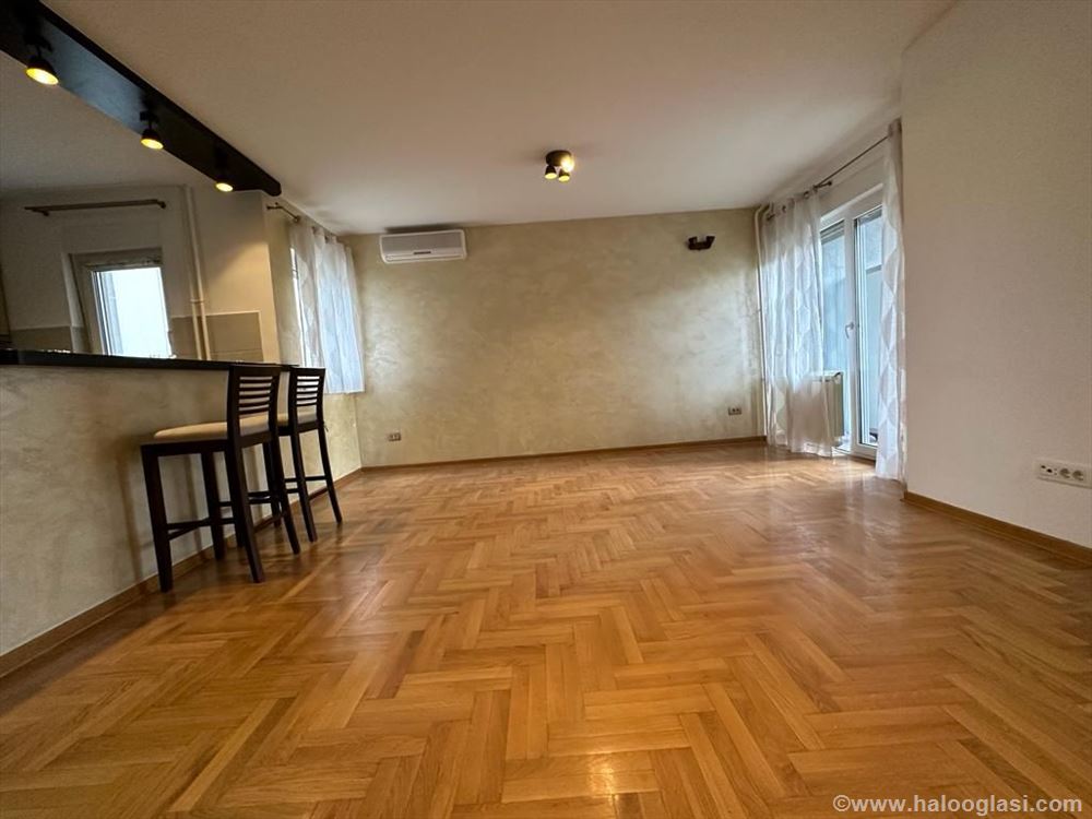 Fotografija stana 3 od 17