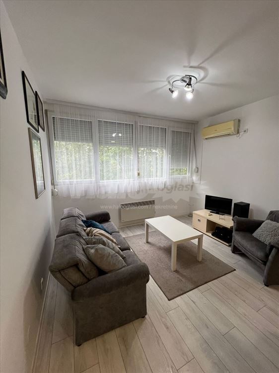 Stan 32 m2 Brace Jerkovic Halo Oglasi