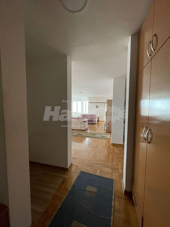 Brace Jerkovic 135 m2 Halo Oglasi