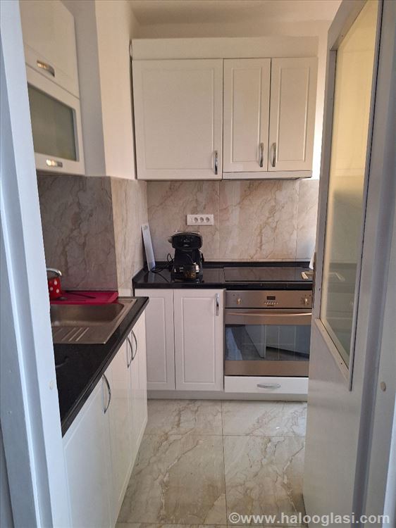 Brace Jerkovic, useljiv odmah Halo Oglasi