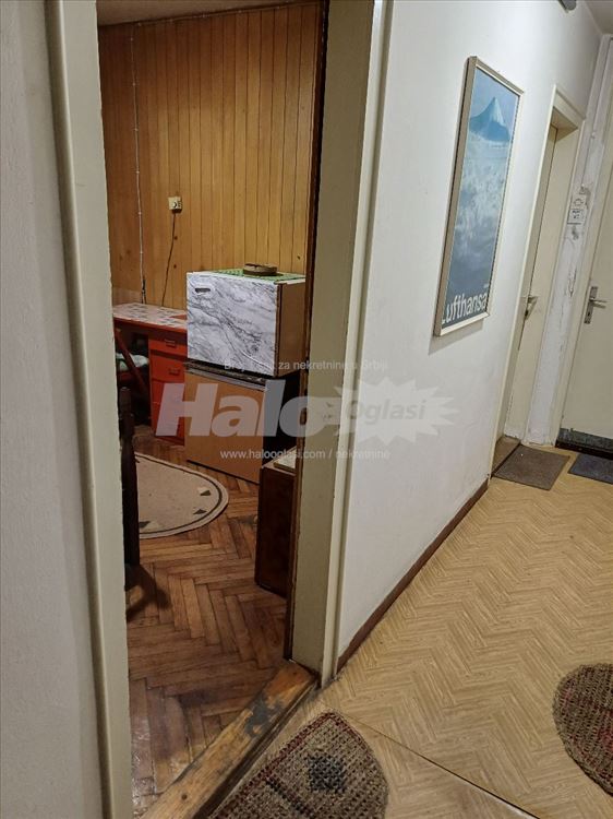 Комната меблированная с отдельным входом/минимальные помещения — фото