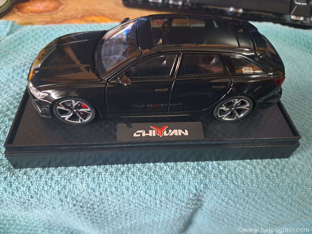 Audi RS6 Black Edition 1:32 | Halo Oglasi