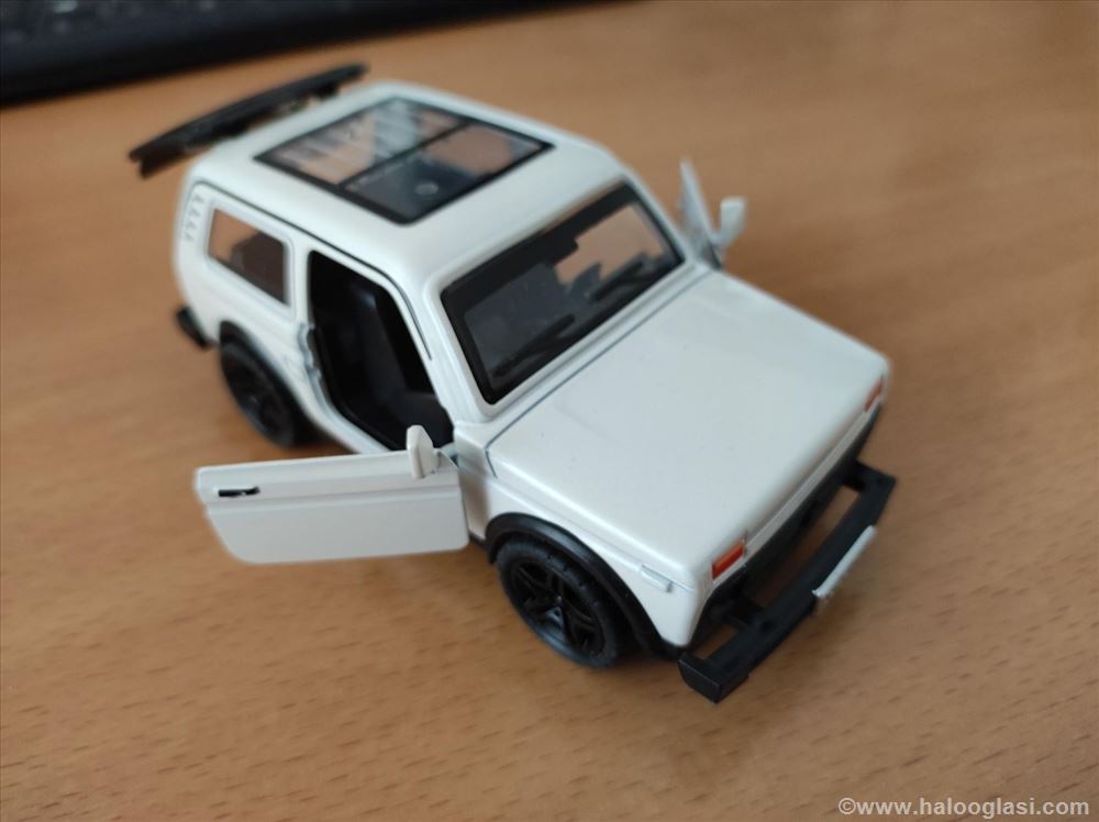 Džip, metalni model automobila | Halo Oglasi