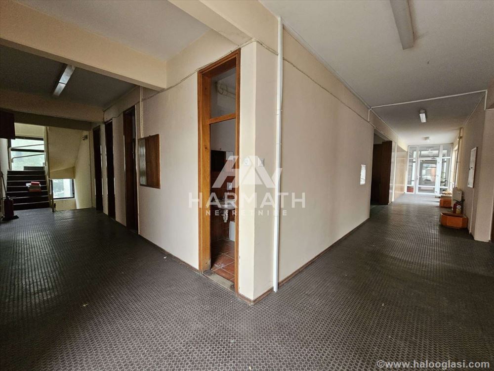Poslovni/poslovni prostor na prodaju, Centar — fotografija