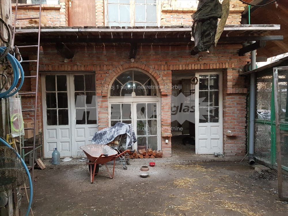 Продается дом в Pančevu, рядом с новым блошиным рынком. — фото