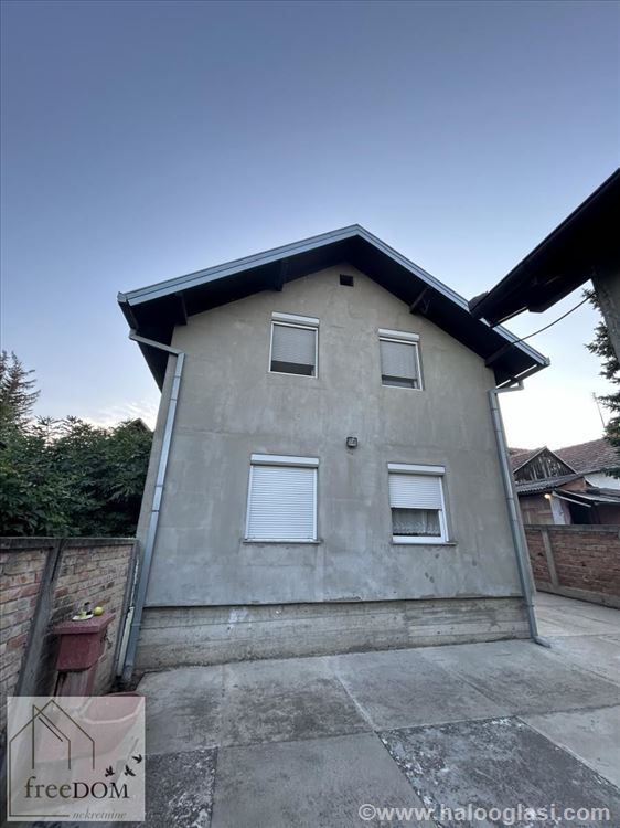 Plot with 3 houses for sale in Petrovaradin, main p — photo