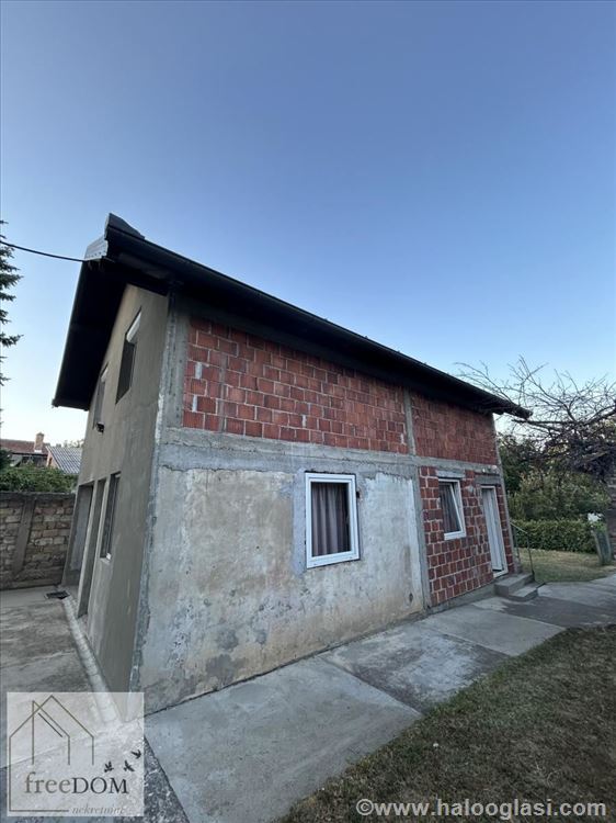 Plot with 3 houses for sale in Petrovaradin, main p — photo