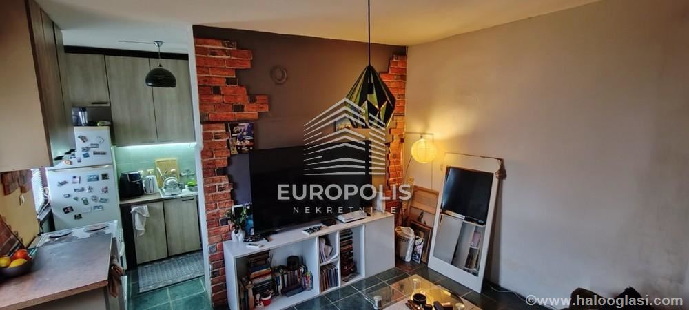 Batajnica, Zemun ID#7239