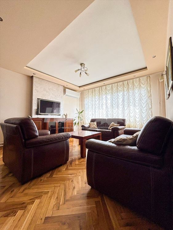 Fotografija stana 3 od 19