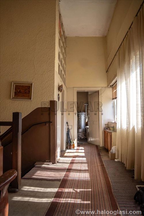Дом в Крагуеваце, центр - дом 166 м2, подвал 10 — фото