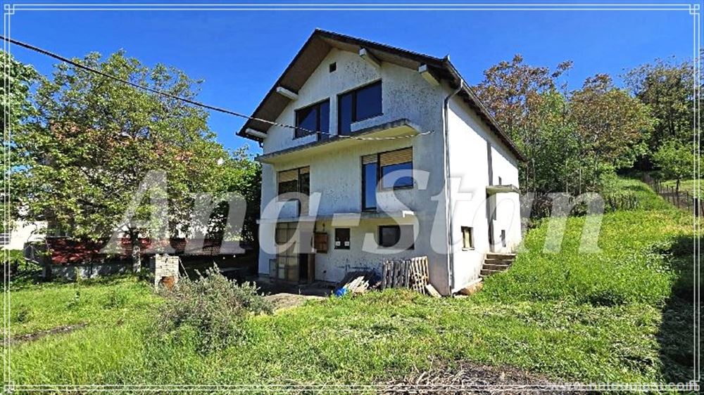 Apartment for sale priced below market in Boleč