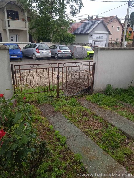 Prodajem kuće u naselju Pivara — fotografija