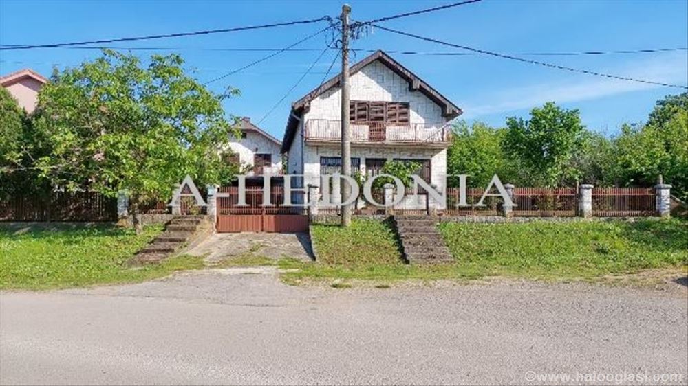 Apartment for sale priced below market in Milosava Đorića Zoke