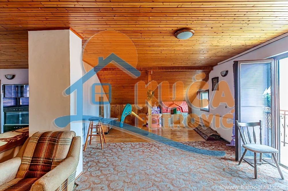 Две квартиры в доме 180м2, Ратко Йович — фото