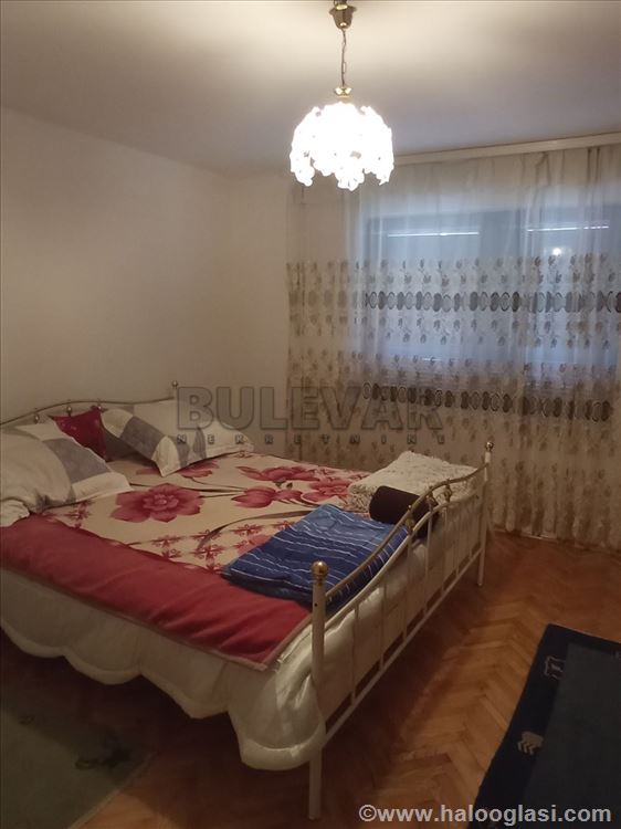 Крагуевац, деревня Бресница - Dve дом с фруктовым садом — фото