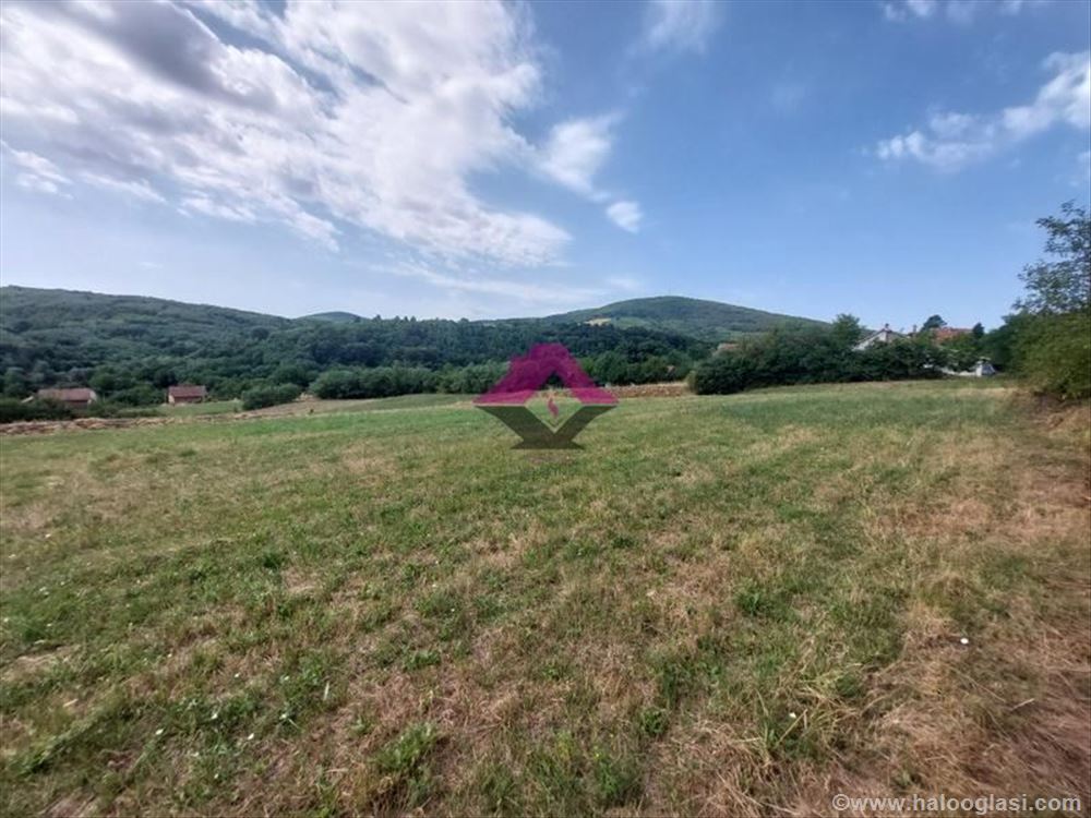 Odlična ponuda ! Nemenikuće, građevinski plac u po — fotografija