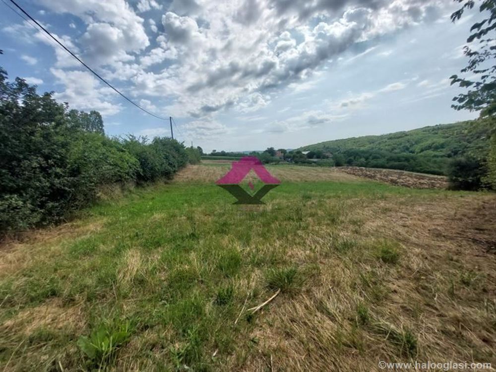Odlična ponuda ! Nemenikuće, građevinski plac u po — fotografija