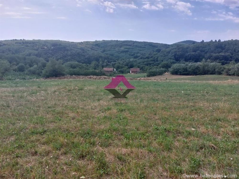 Odlična ponuda ! Nemenikuće, građevinski plac u po — fotografija