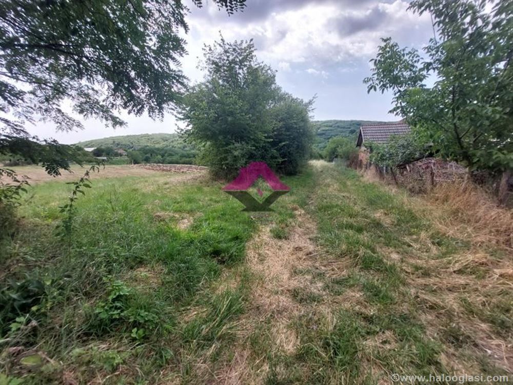 Odlična ponuda ! Nemenikuće, građevinski plac u po — fotografija