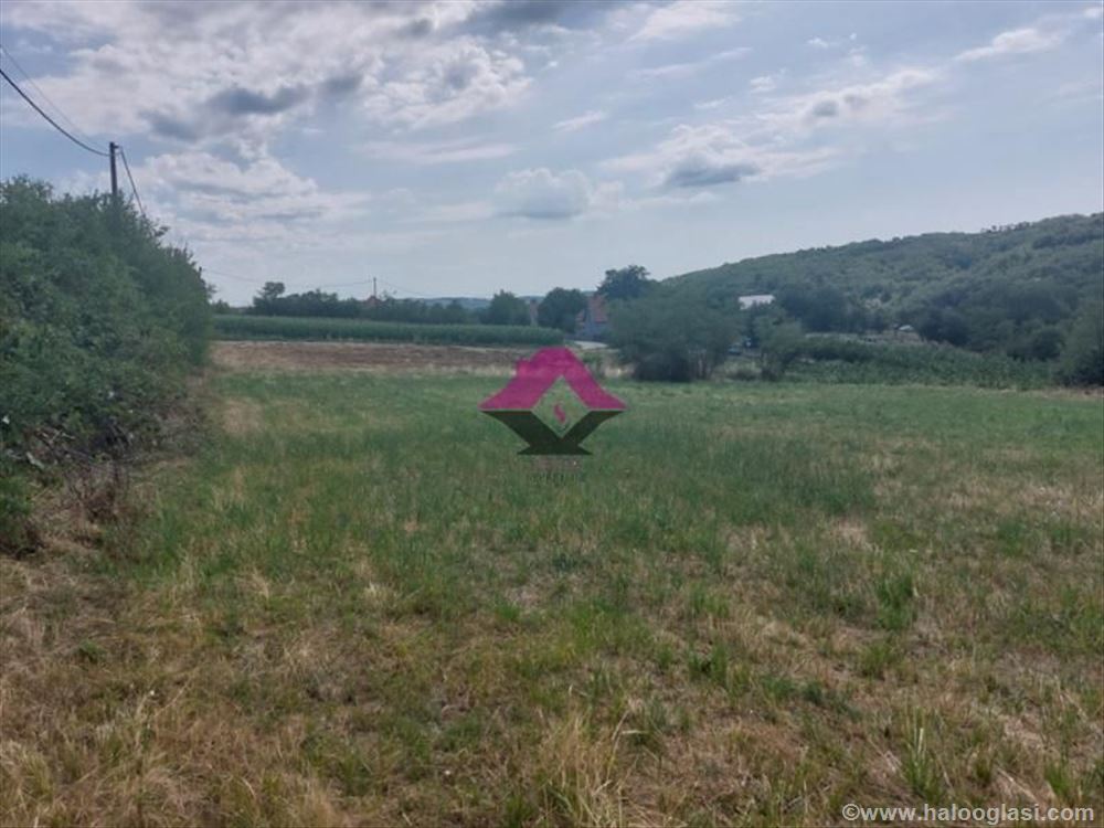 Odlična ponuda ! Nemenikuće, građevinski plac u po — fotografija