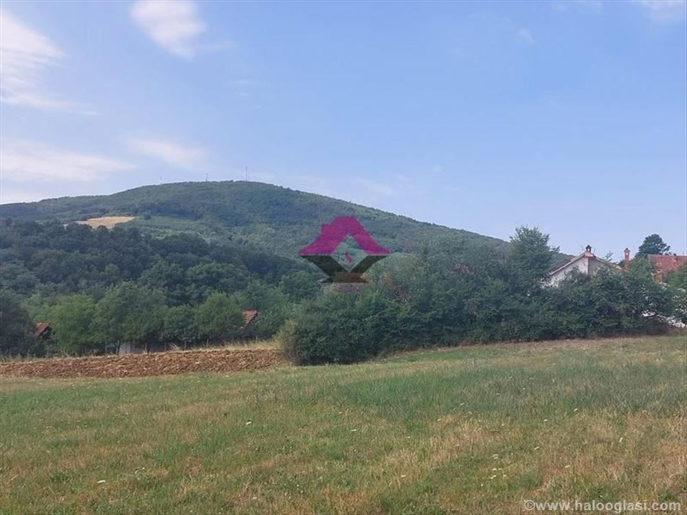 Odlična ponuda ! Nemenikuće, građevinski plac u po — fotografija