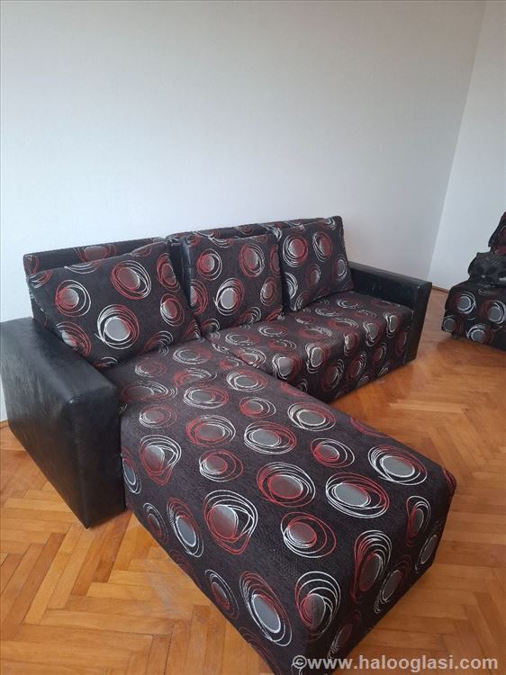 Sačuvan i ispravan ležaj na razvlačenje sa sanduko | Halo Oglasi