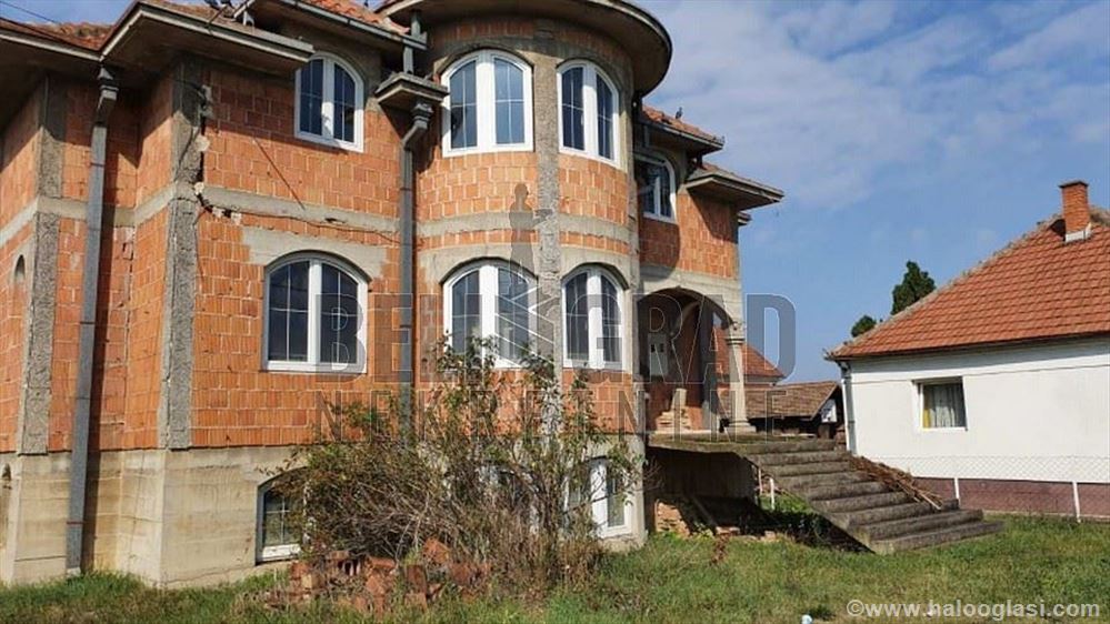 Apartment for sale priced below market in Tamnavska 2.deo