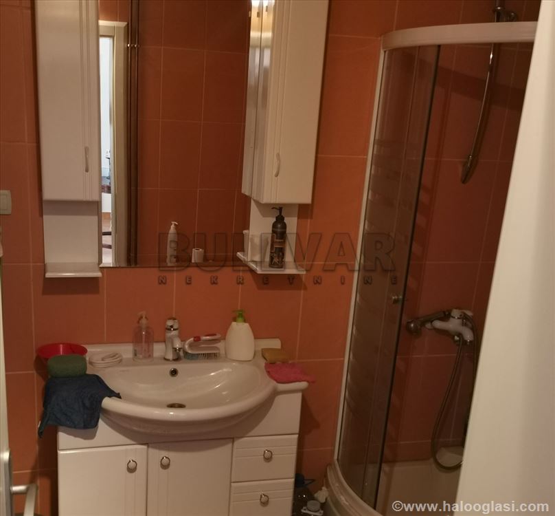 Kuća u centru Ekstra zone, 314 m2 — fotografija