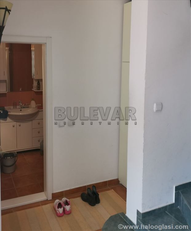 Kuća u centru Ekstra zone, 314 m2 — fotografija
