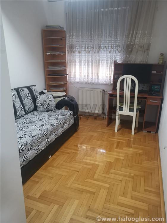 сдаётся квартира на бульваре Неманича — фото