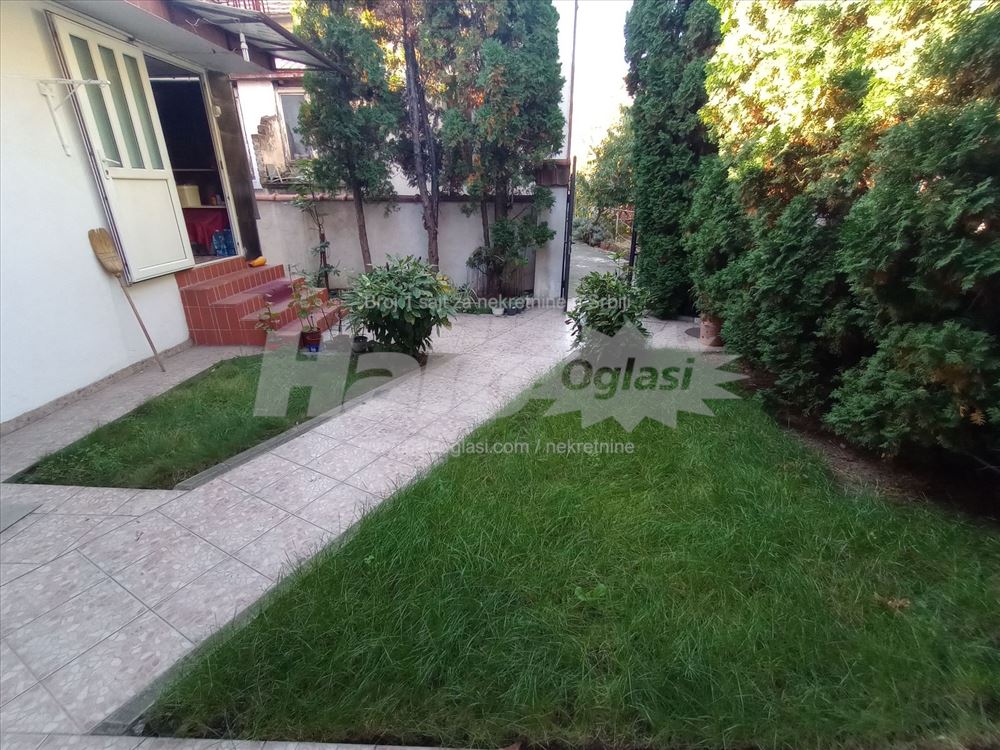 Voždovac, preko puta opštine, jednoiposoban stan | Halo Oglasi