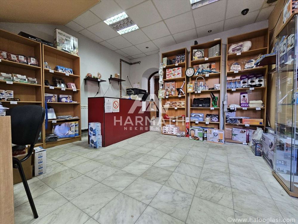 Prodaje se poslovni prostor 57m2 u centru grada — fotografija