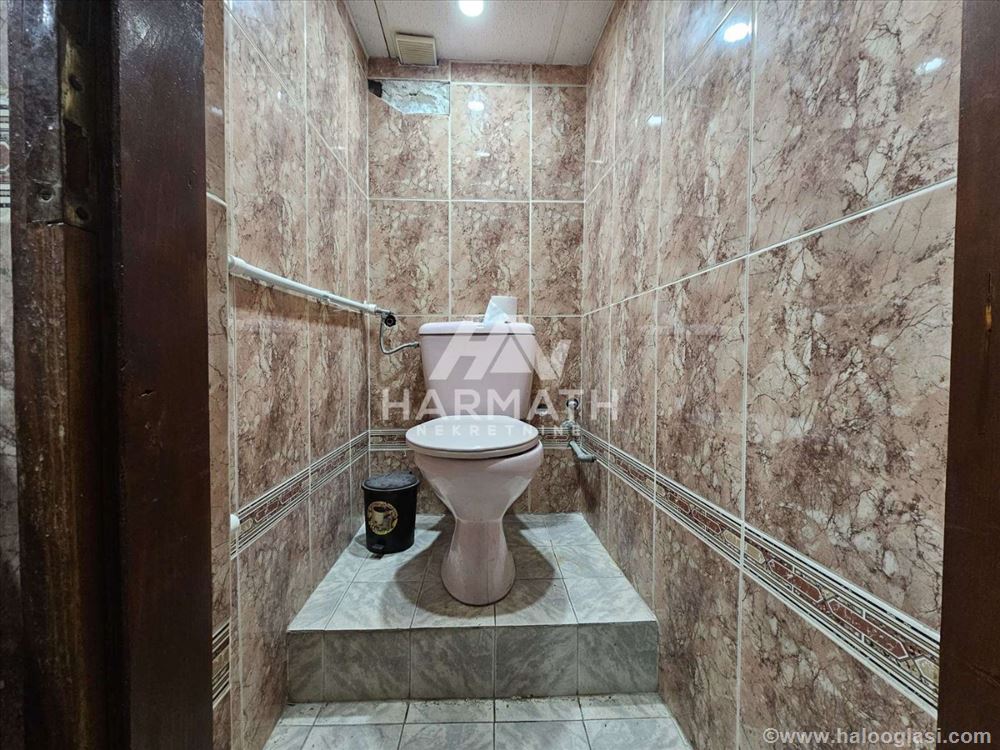 Prodaje se poslovni prostor 57m2 u centru grada — fotografija