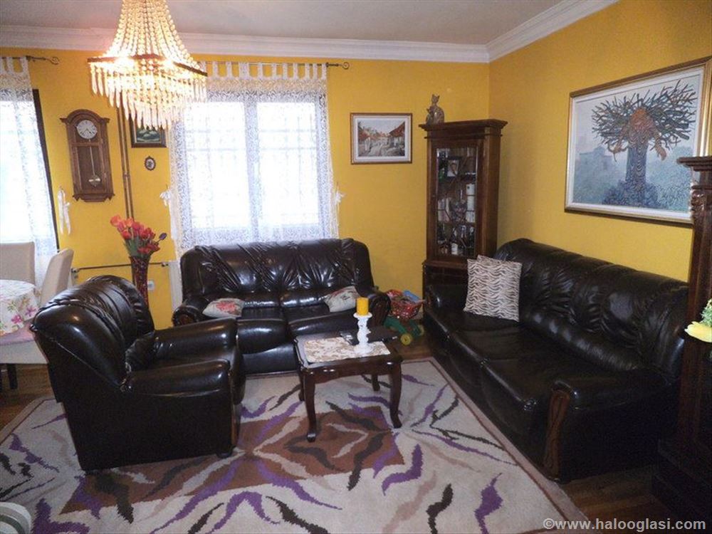 Izuzetno lepa kuća oblasti 250m2 u Bresnici — fotografija