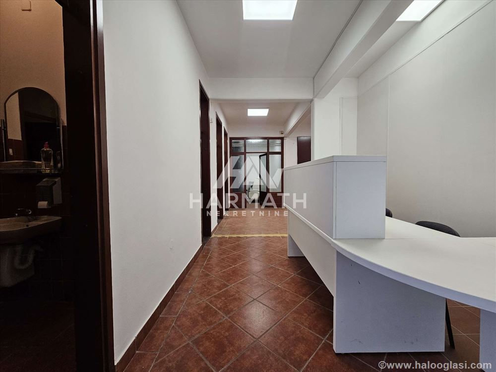 Izdajem poslovni prostor 335m2 u centru grada — fotografija