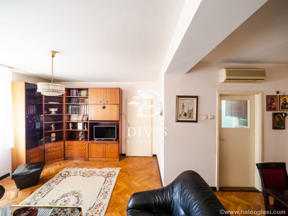 Kuća na Dedinju sa dvorištem, 103m2